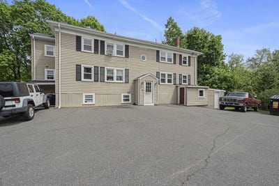 /international/us/160-east-street-foxboro-ma-110108298727/