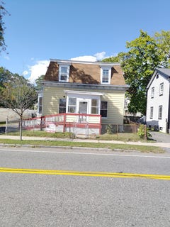 /international/us/24-bay-st-springfield-ma-110120449931/
