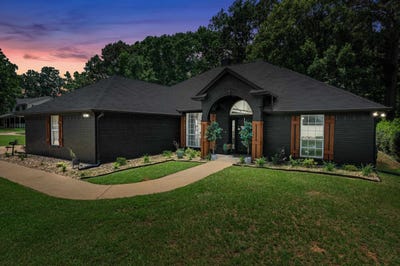 /international/us/184-greenwood-ranch-rd-kilgore-tx-110108657511/