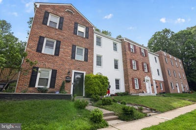 /international/us/2925-wythe-court-woodbridge-va-110107857210/