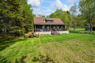 /international/us/49-barker-loop-rangeley-me-110107776129/
