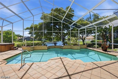 /international/us/9277-springview-loop-estero-fl-110107285574/