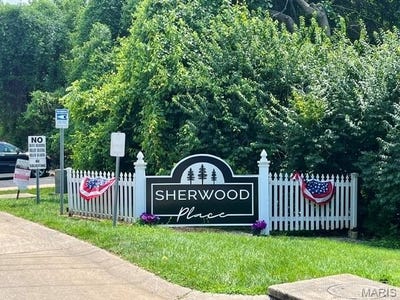 /international/us/1942-marine-terrace-drive-st-louis-mn-110109480492/