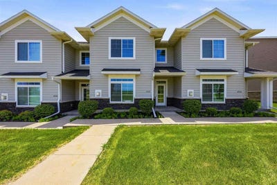 /international/us/4727-herbert-hoover-highway-iowacity-ia-110109217587/