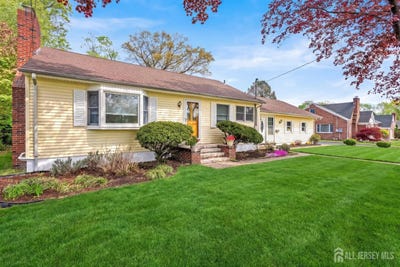 /international/us/10-sunset-boulevard-east-brunswick-nj-110107731518/