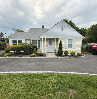 /international/us/221-stewart-avenue-bethpage-ny-110108346808/