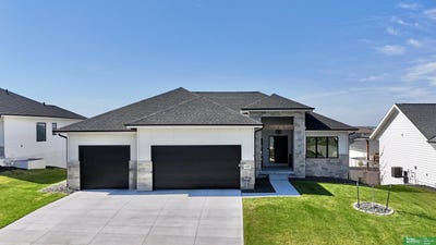 /international/us/12368-windsor-drive-papillion-ne-110108472314/