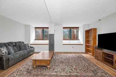 /international/us/200-market-st-lowell-ma-110106310902/