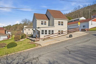 /international/us/115-spruce-street-nesquehoning-pa-110107240955/