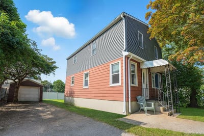 /international/us/330-irving-street-central-islip-ny-110098249714/