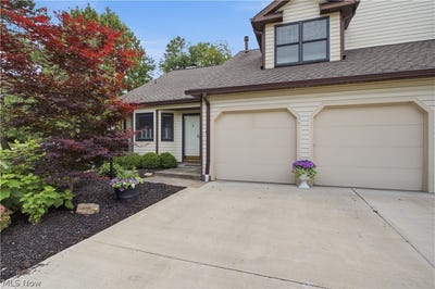 /international/us/700-hampton-circle-aurora-oh-110108918154/
