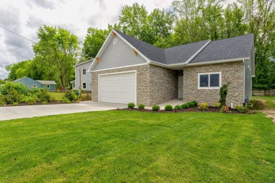 /international/us/323-e-arlington-street-bangor-mi-110100508196/