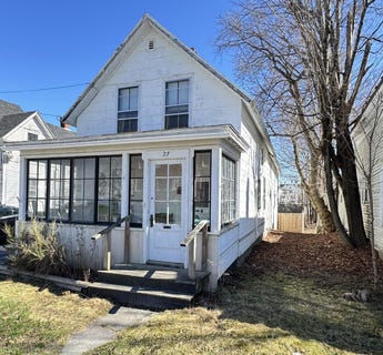 /international/us/27-leavitt-street-skowhegan-me-110107892448/