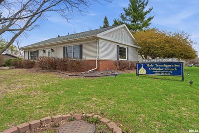 /international/us/6216-n-sheridan-road-peoria-il-110107171971/