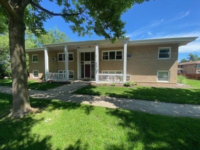 /international/us/716-e-division-street-lombard-il-110108381006/
