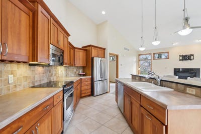 /international/us/734-8th-street-prairie-du-sac-wi-110107309964/