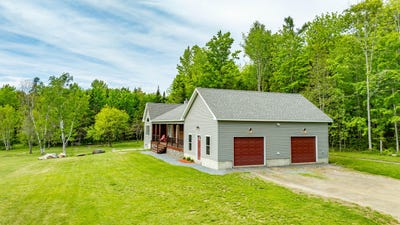 /international/us/3279-union-street-glenburn-me-110108612634/