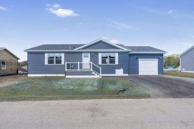 /international/us/14-colony-way-kittery-me-110107401377/