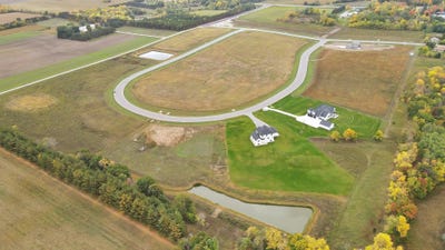 /international/us/266-east-crest-loop-saint-stephen-mn-110101658233/
