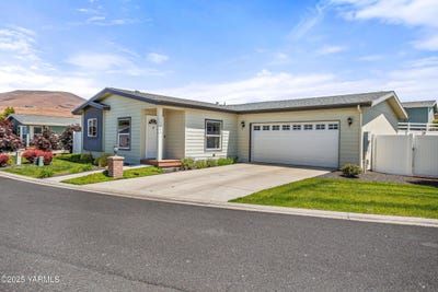 /international/us/200-bridle-way-yakima-wa-110099886588/