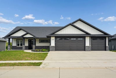 /international/us/2210-eldie-drive-asbury-ia-110110175486/
