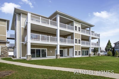 /international/us/930-w-savidge-street-spring-lake-mi-110107084390/
