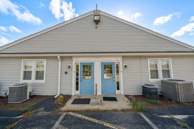 /international/us/4-barlows-landing-road-pocasset-ma-110102934173/