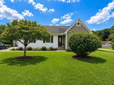 /international/us/16-country-hill-monticello-ky-110119710821/