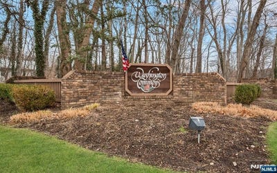 /international/us/31-berkeley-court-twp-of-washington-nj-110108494356/