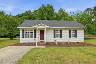 /international/us/1006-s-6th-street-lillington-nc-110107687006/