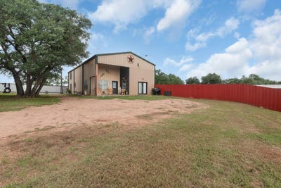/international/us/609-w-leon-st-llano-tx-110101270037/