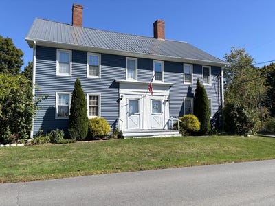 /international/us/76-holmes-street-winterport-me-110120000705/
