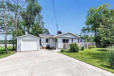 /international/us/9348-n-kelly-lake-road-suring-wi-110100592879/