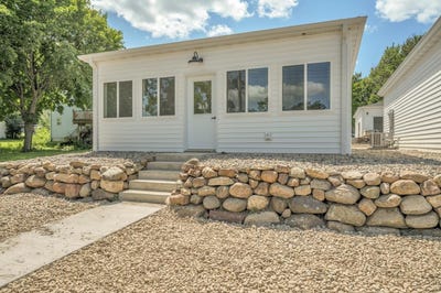 /international/us/1504-dundee-avenue-spirit-lake-ia-110101397949/
