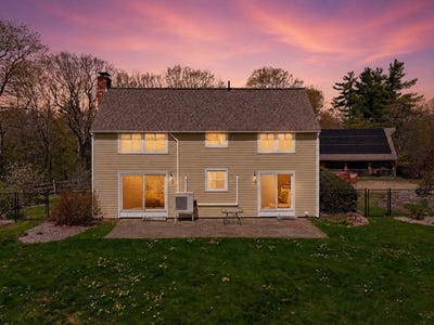 /international/us/9-adams-rd-hubbardston-ma-110107998682/