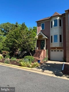 /international/us/801-shaw-ct-fredericksburg-va-110108387980/