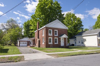 /international/us/13-grand-street-glens-falls-ny-110107993652/