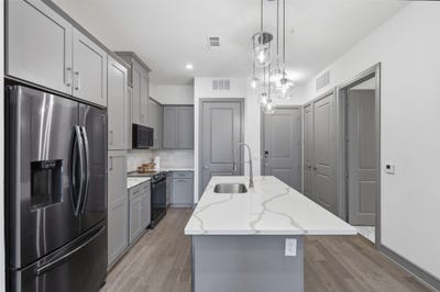 /international/us/2700-old-denton-road-carrollton-tx-110105805512/