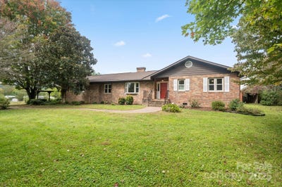 /international/us/196-broadview-circle-brevard-nc-110102686588/