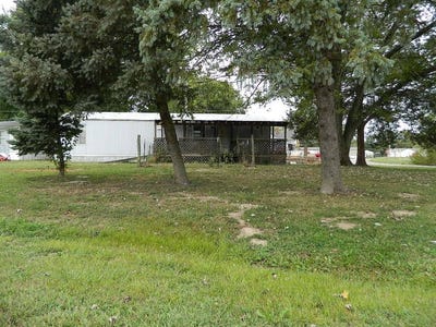 /international/us/404-n-maple-st-wayne-city-il-110102752362/