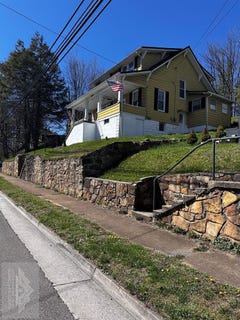 /international/us/1922-virginia-ave-bluefield-va-110106733044/