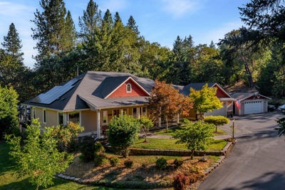 /international/us/1260-pinecrest-drive-grants-pass-or-110101348772/?lang=en