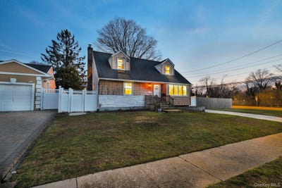 /international/us/3768-mansfield-drive-seaford-ny-110107336629/