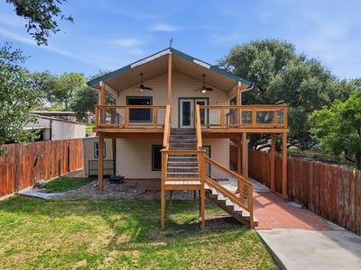 /international/us/1565-pebble-beach-rd-lakehills-tx-110109620665/