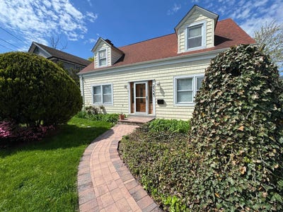 /international/us/233-rockaway-tpke-lawrence-ny-110120512386/