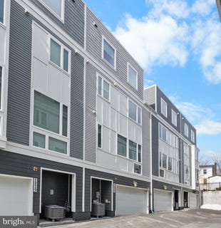 /international/us/2827-24th-road-s-arlington-va-110106259175/