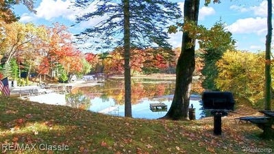 /international/us/512-fernhurst-court-orion-twp-mi-110080438722/
