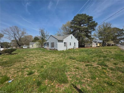 /international/us/913-halifax-avenue-portsmouth-va-110106801618/