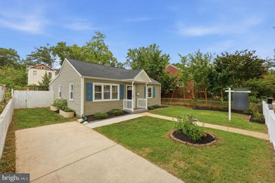 /international/us/4321-39th-pl-brentwood-md-110119514777/