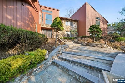 /international/us/93-jackson-drive-cresskill-nj-110107037540/